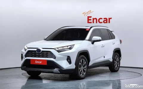 Toyota RAV4 2023 купить в Москве
