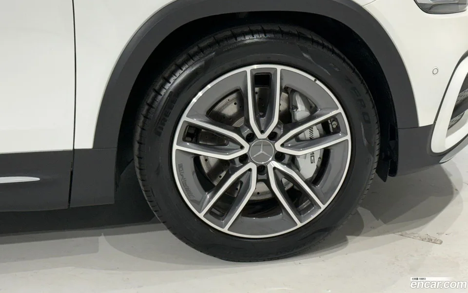 Mercedes-Benz GLB-Class AMG GLB35 4MATIC 2025 — миниатюра 2