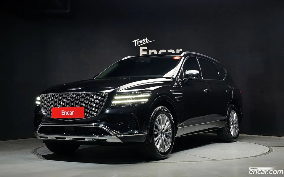 Genesis GV80 2.5T 2WD 2024 — фото 1, купить с доставкой в Москву