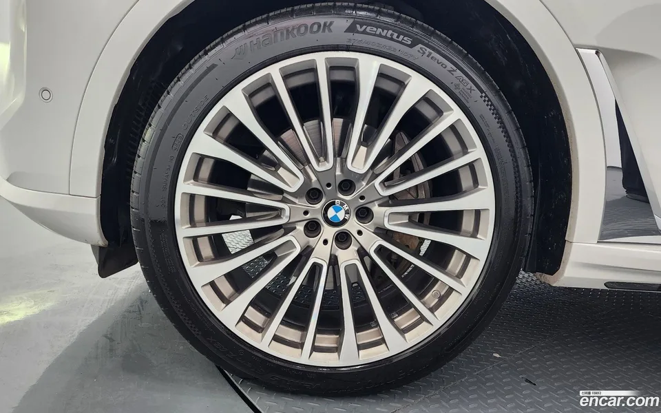 BMW X7 xDrive 40d 6 2023 — миниатюра 2