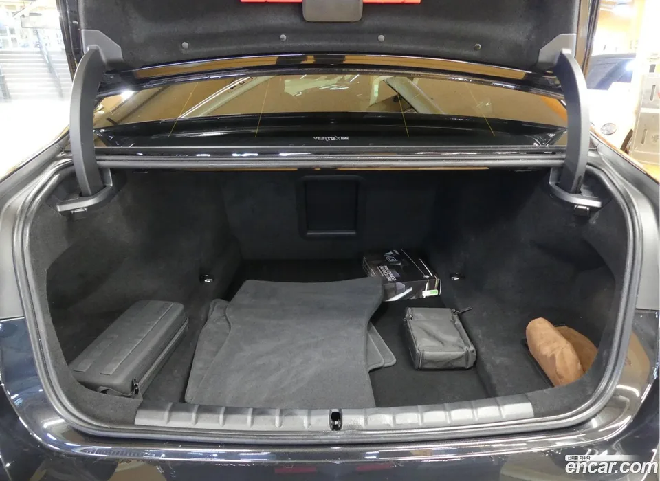 BMW 7 Series 740d xDrive M 2025 — thumbnail 4