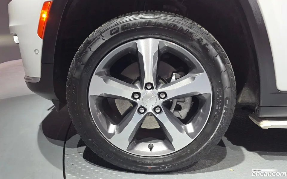 Jeep Grand Cherokee 3.6 2023 — миниатюра 2