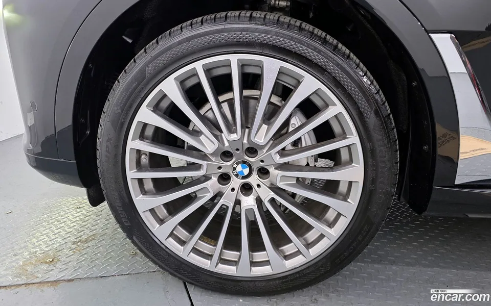 BMW X7 xDrive 40i 7 2022 — миниатюра 2