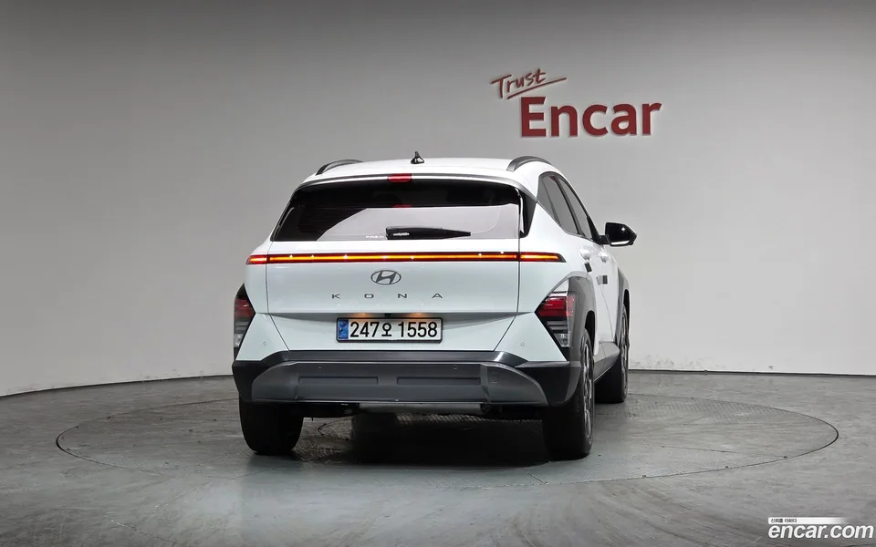Hyundai Kona Hybrid 2023 — миниатюра 4