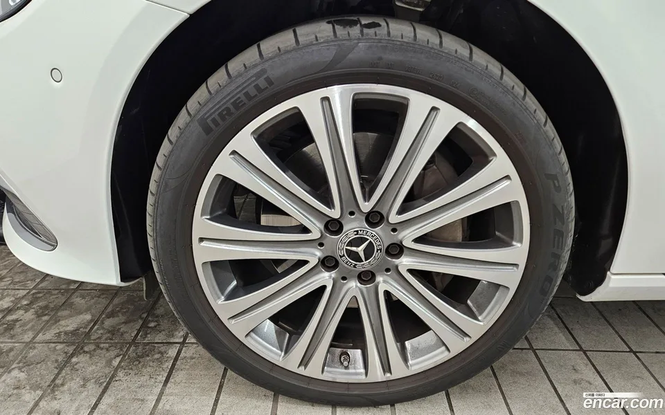 Mercedes-Benz E-Class E350 4MATIC 2023 — миниатюра 2