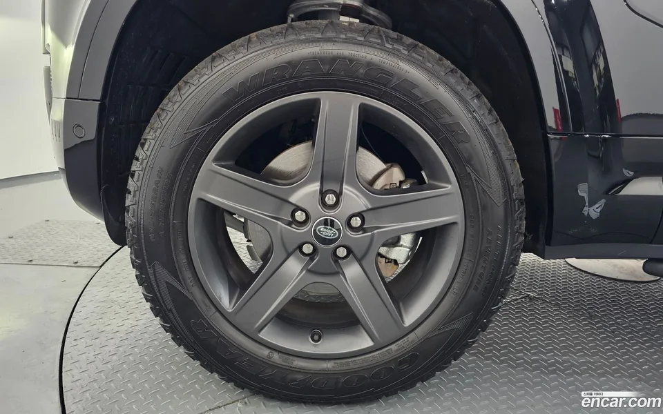 Land Rover Defender 90 D250 X- SE 2025 — миниатюра 2