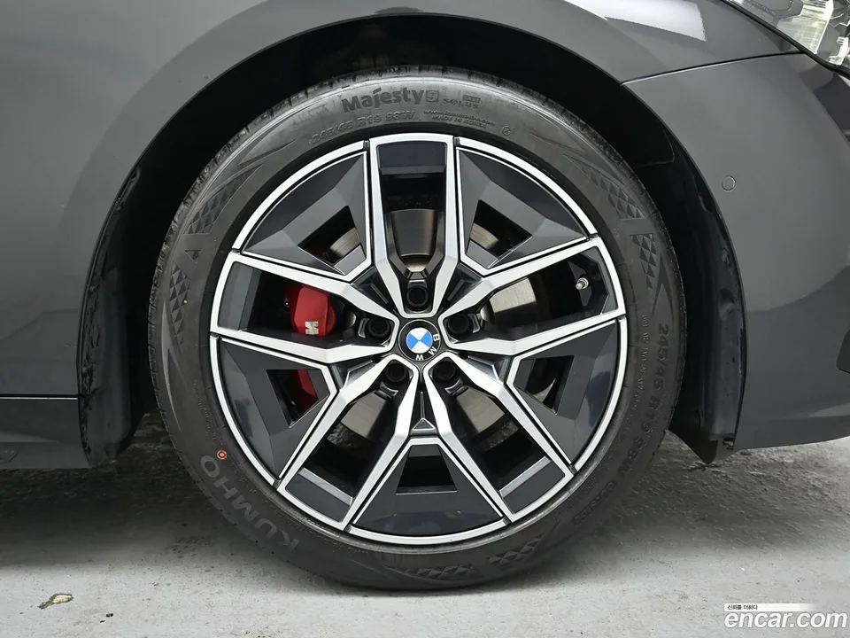 BMW 5 Series 520i 2024 — миниатюра 5