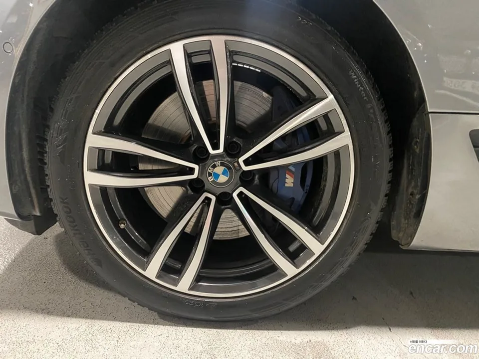 BMW 6 Series GT 620d xDrive M 2023 — миниатюра 5
