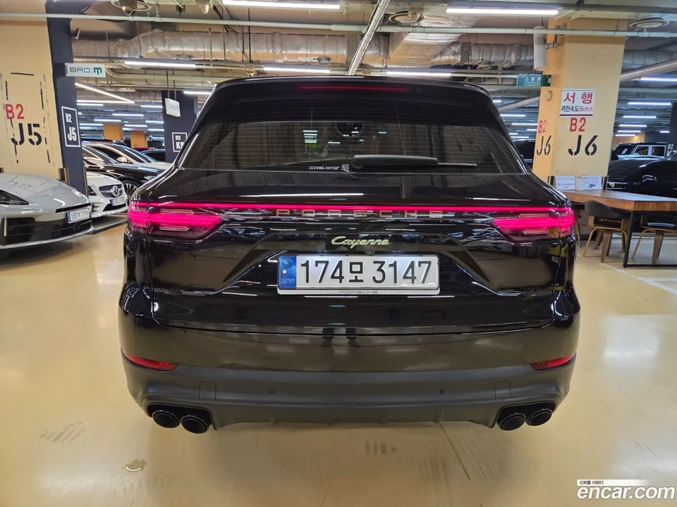 Porsche Cayenne 3.0 E- 2022 — миниатюра 2