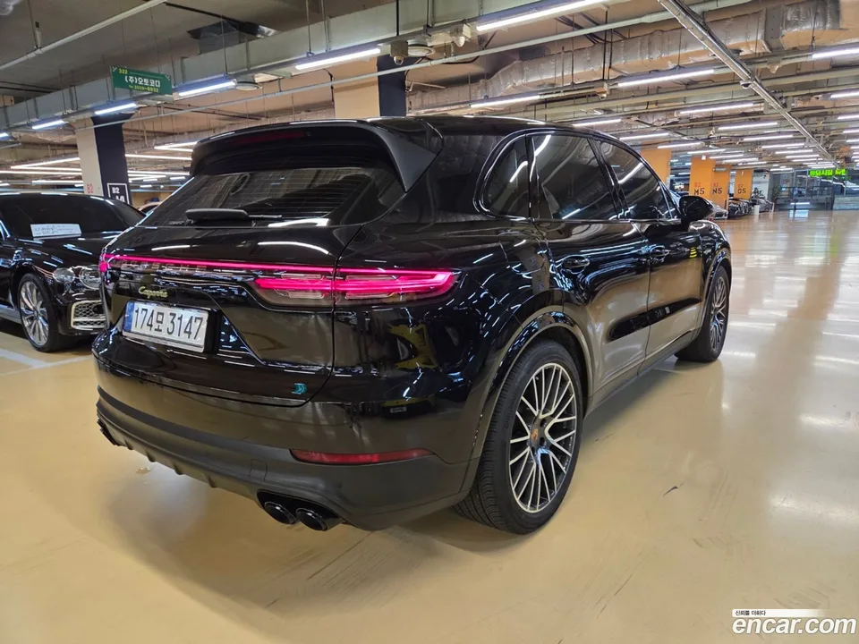 Porsche Cayenne 3.0 E- 2022 — миниатюра 4