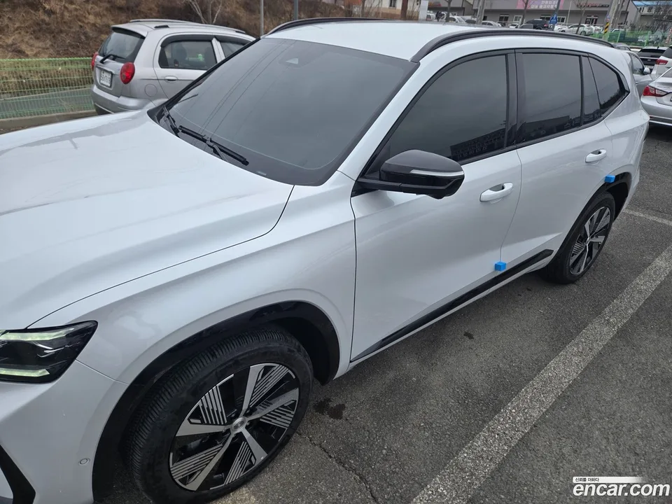 Renault Samsung Grand Koleos 1.5 E-TECH 2WD 2025 — фото 1, купить с доставкой в Москву