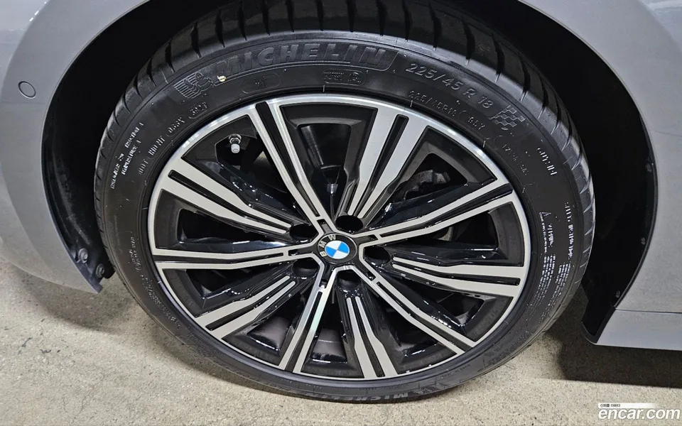 BMW 3 Series 320i 2025 — миниатюра 2