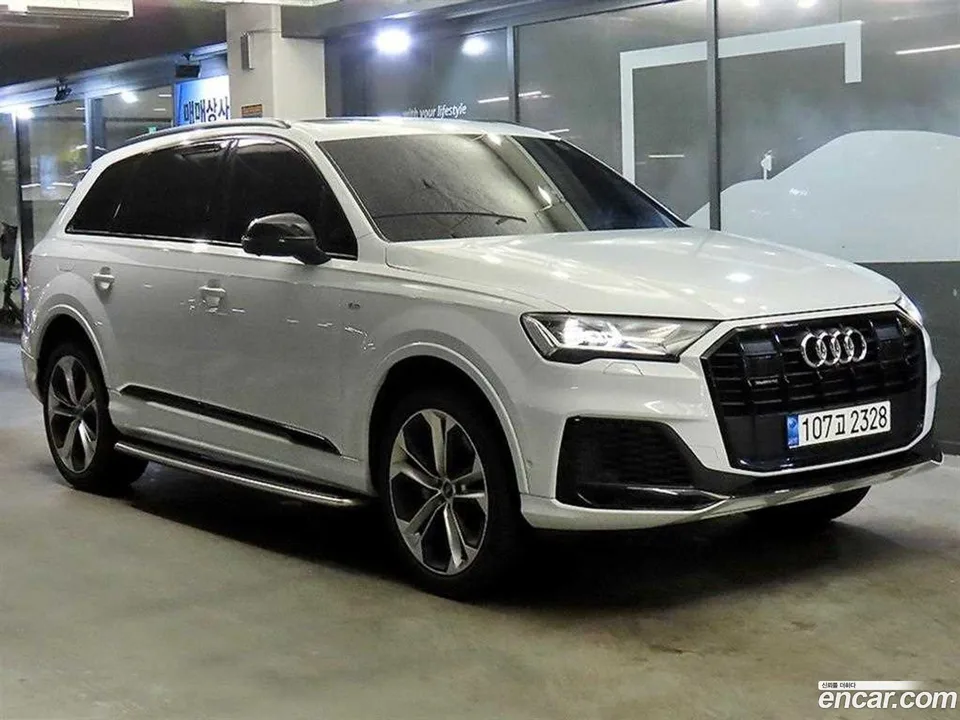 Audi Q7 (4M) 55 TFSI 2022 — photo 1, buy with delivery to Moscow