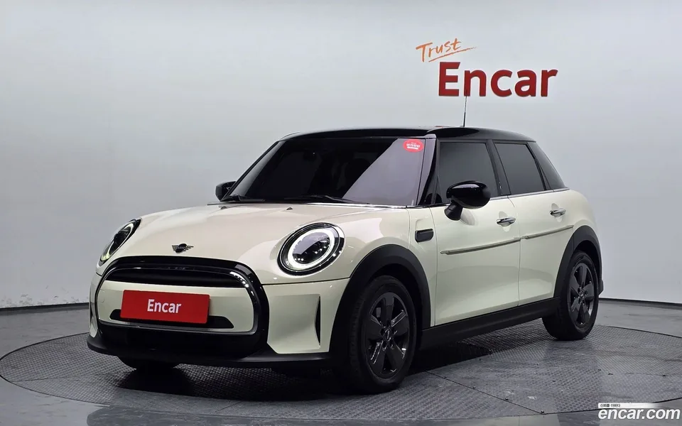 MINI Cooper 5 2022 — фото 1, купить с доставкой в Москву
