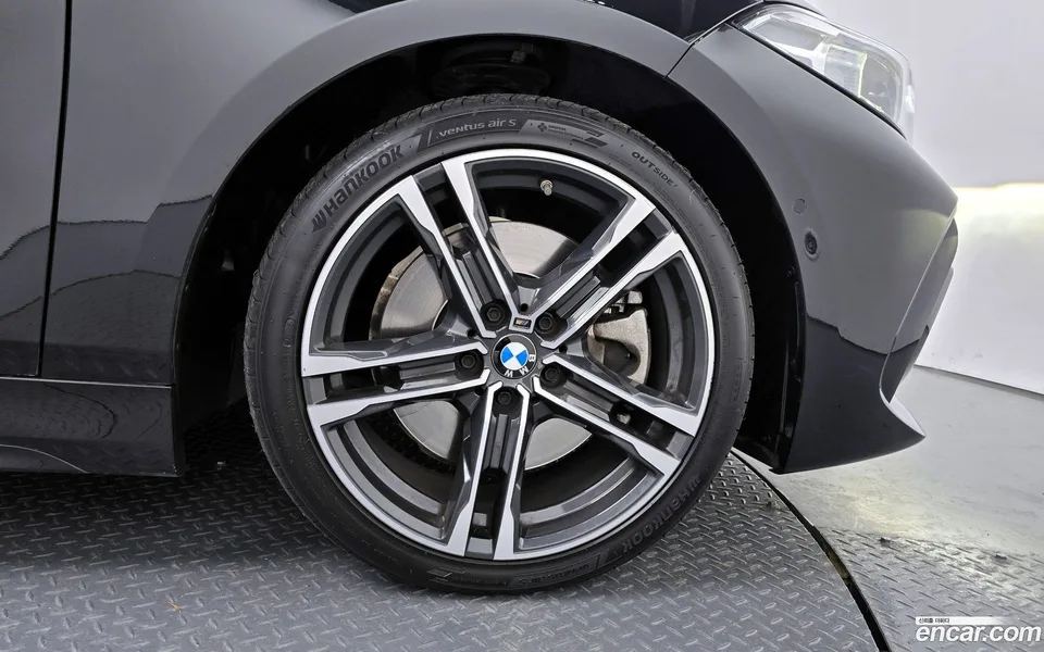 BMW 1 Series 120i M 2023 — миниатюра 2