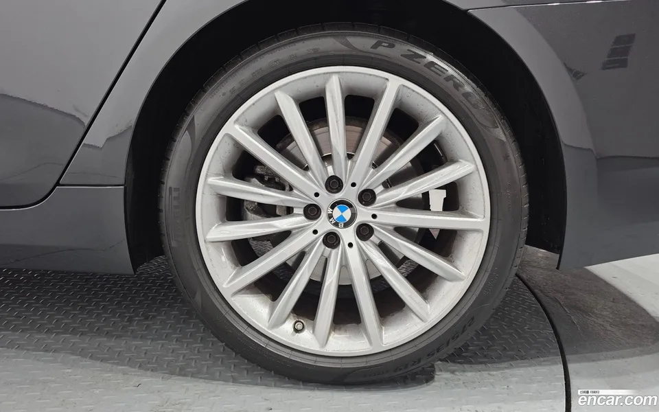 BMW 5 Series 530i xDrive 2023 — миниатюра 2