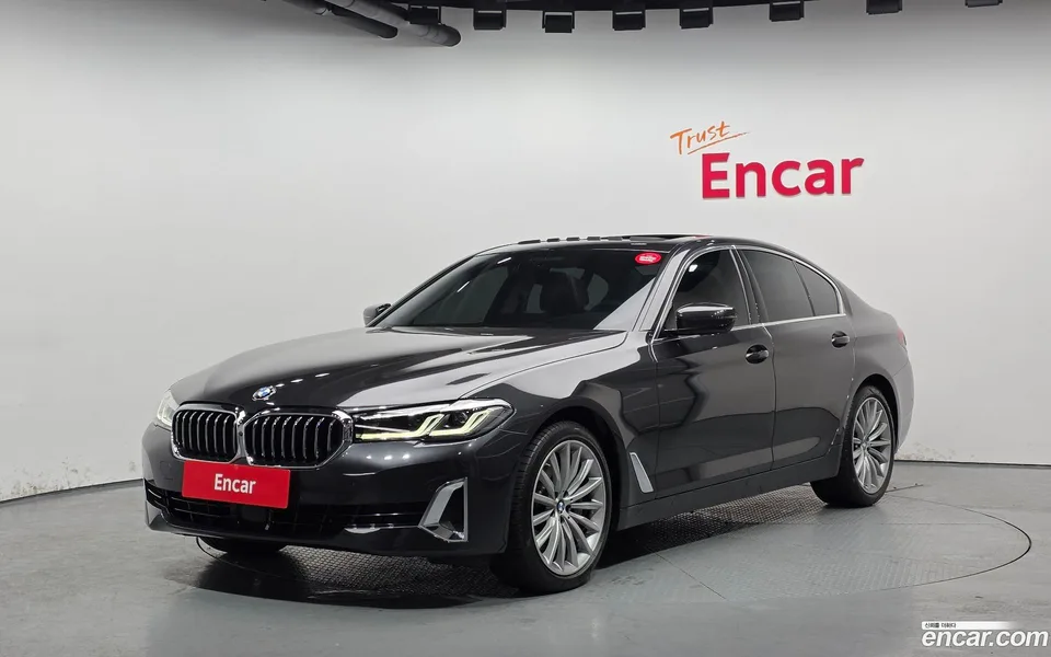 BMW 5 Series 530i xDrive 2023 — фото 1, купить с доставкой в Москву