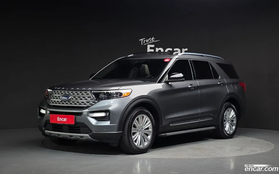 Ford Explorer 2.3 4WD 2023 — фото 1, купить с доставкой в Москву