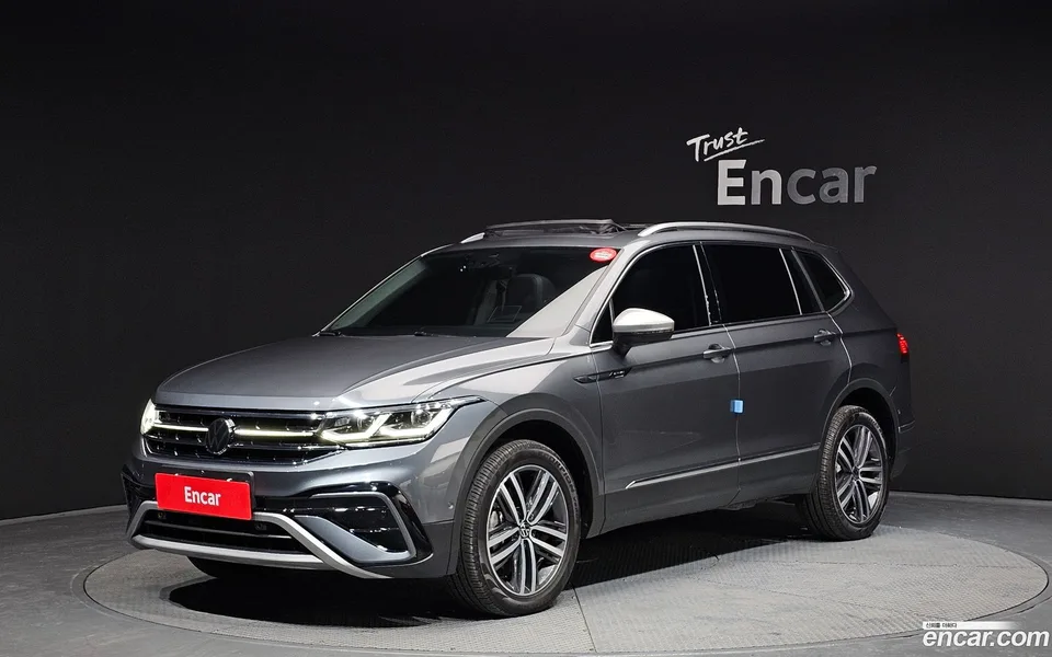Volkswagen Tiguan Allspace 2.0 TSI 2024 — фото 1, купить с доставкой в Москву