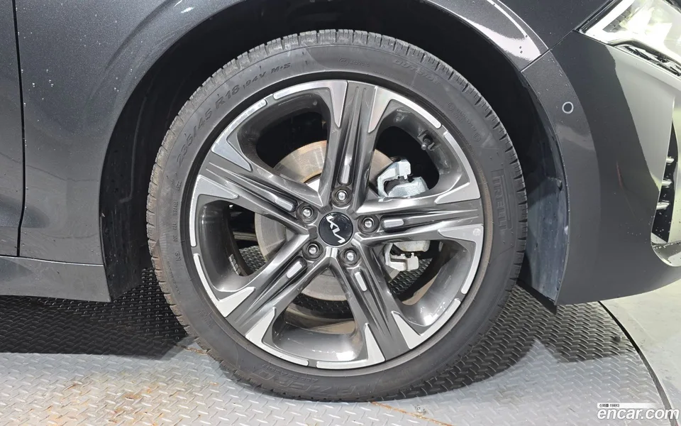 Kia K5 Hybrid 2023 — миниатюра 5