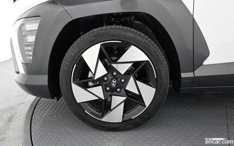 Hyundai Kona 1.6 2WD 2023 — миниатюра 2