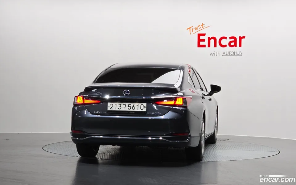 Lexus ES 300h 2022 — миниатюра 4
