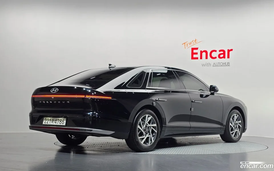 Hyundai Grandeur Hybrid 2023 — миниатюра 2