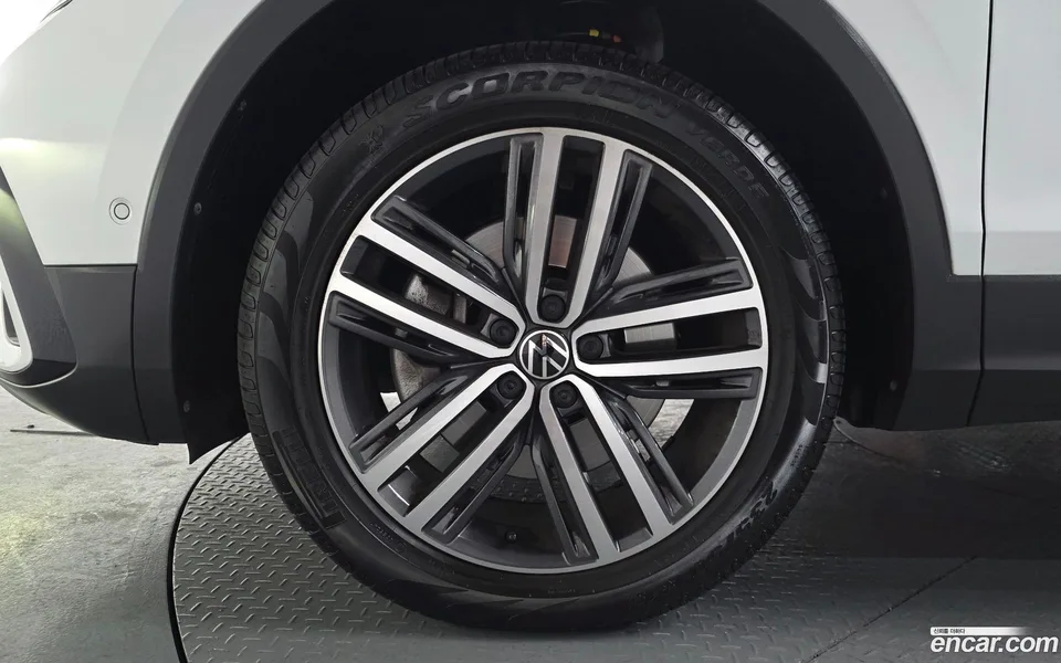 Volkswagen Tiguan Allspace 2.0 TSI 2022 — миниатюра 5