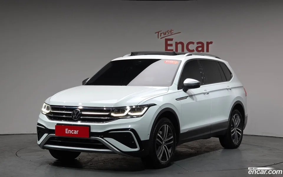 Volkswagen Tiguan Allspace 2.0 TSI 2022 — фото 1, купить с доставкой в Москву