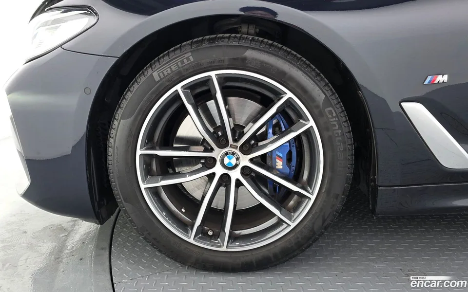 BMW 5 Series 520i M 2023 — миниатюра 5