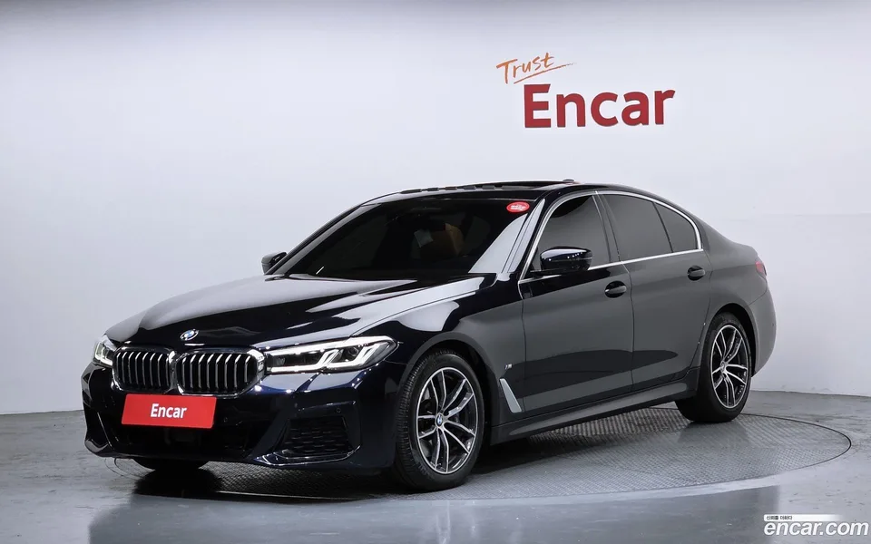 BMW 5 Series 520i M 2023 — фото 1, купить с доставкой в Москву