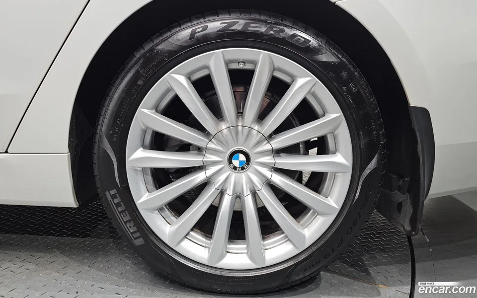 BMW 6 Series GT 630i xDrive 2022 — миниатюра 2