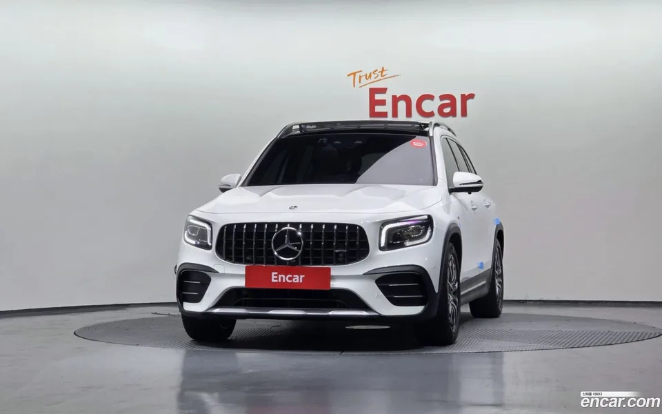 Mercedes-Benz GLB-Class AMG GLB35 4MATIC 2023 — миниатюра 3