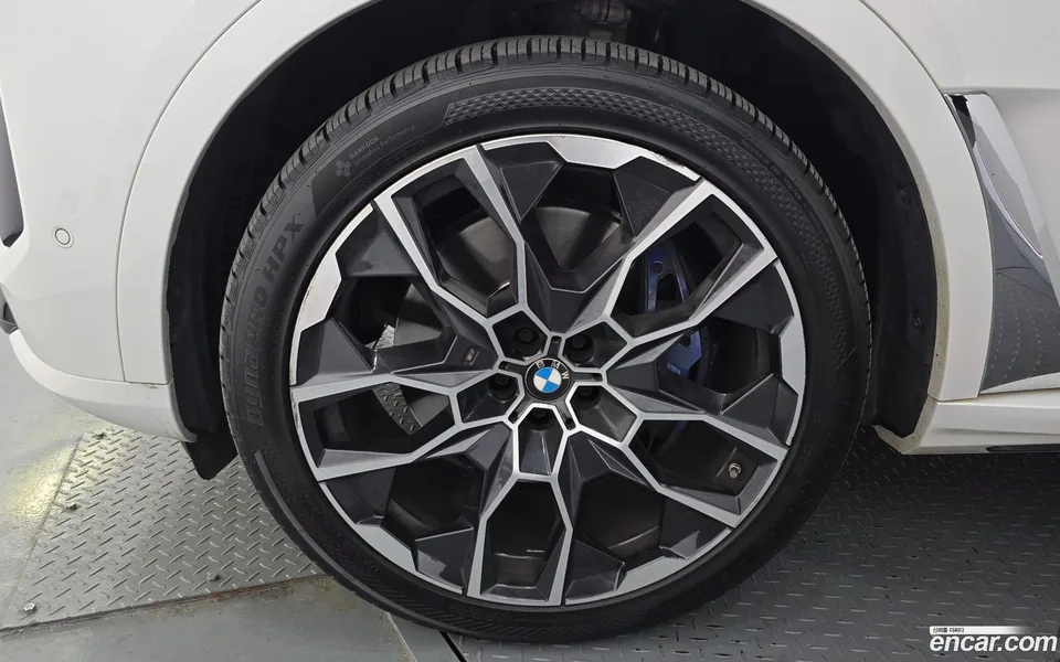 BMW X7 xDrive 40i M 6 2023 — миниатюра 5