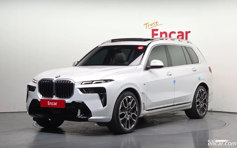 BMW X7 xDrive 40i M 6 2023 — фото 1, купить с доставкой в Москву