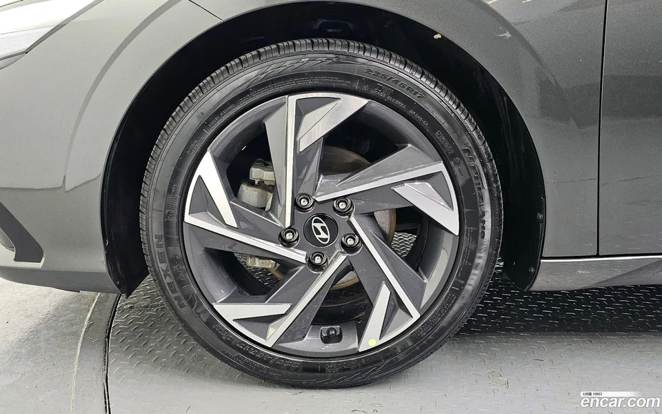 Hyundai Avante CN7 1.6 2023 — thumbnail 2