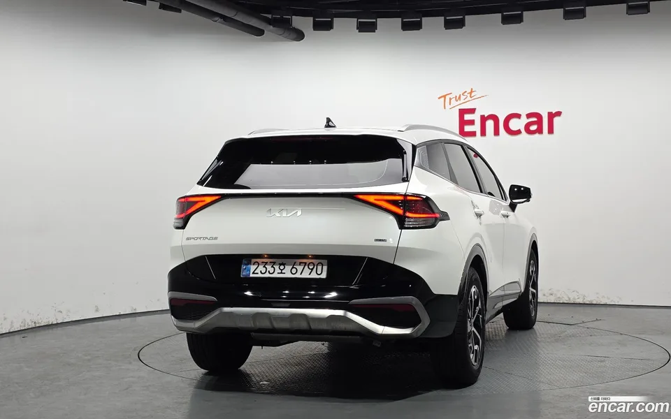 Kia Sportage Hybrid 2WD 2024 — миниатюра 4