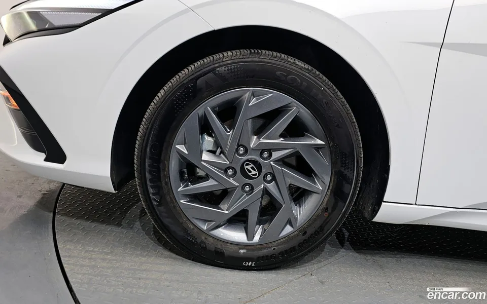 Hyundai Avante CN7 Hybrid 2025 — миниатюра 2