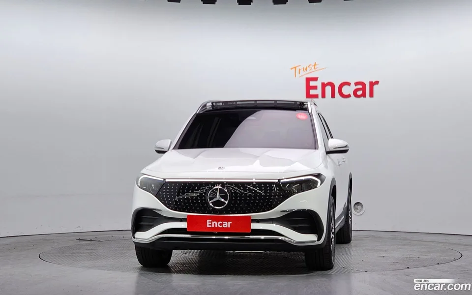 Mercedes-Benz EQB EQB300 4MATIC AMG 2024 — миниатюра 3