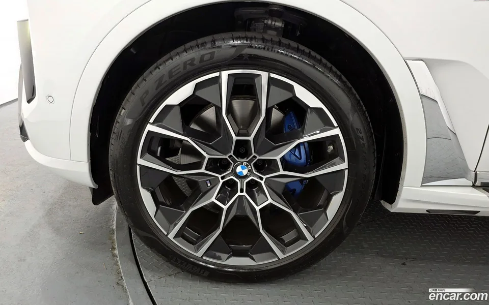 BMW X7 xDrive 40d M 6 2025 — миниатюра 2