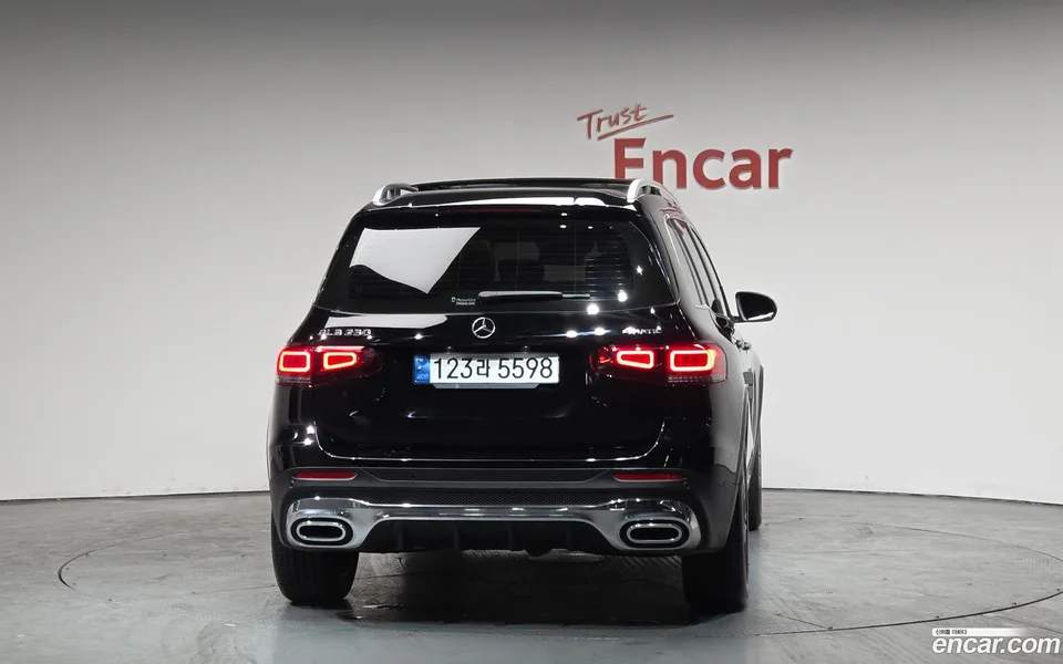 Mercedes-Benz GLB-Class GLB250 4MATIC 2022 — миниатюра 4