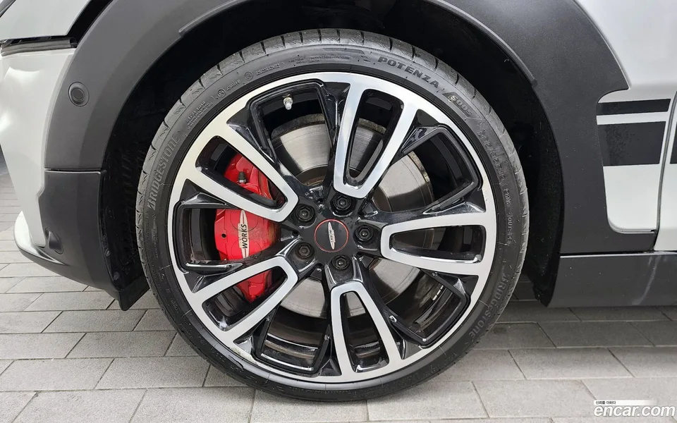 MINI Cooper S Clubman JCW 2022 — миниатюра 5