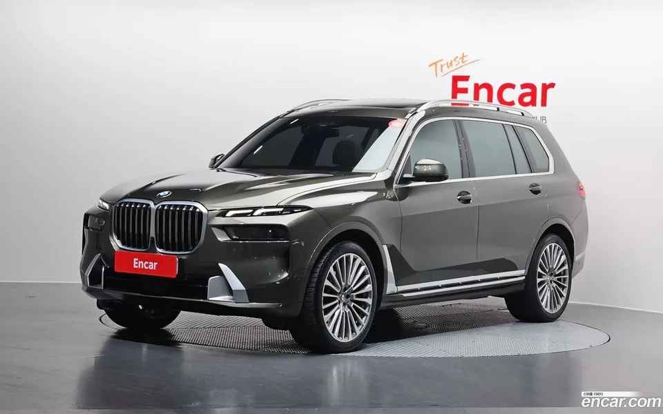 BMW X7 xDrive 40i 6 2023 — фото 1, купить с доставкой в Москву