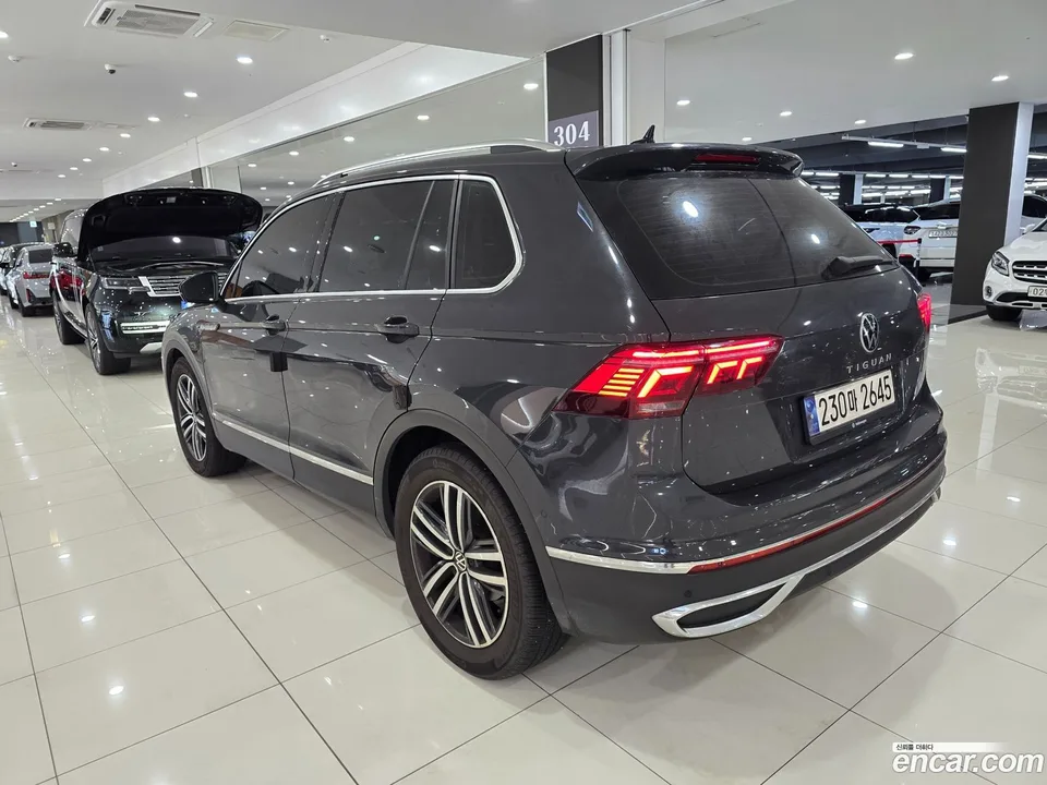 Volkswagen Tiguan 2.0 TDI 2023 — миниатюра 2