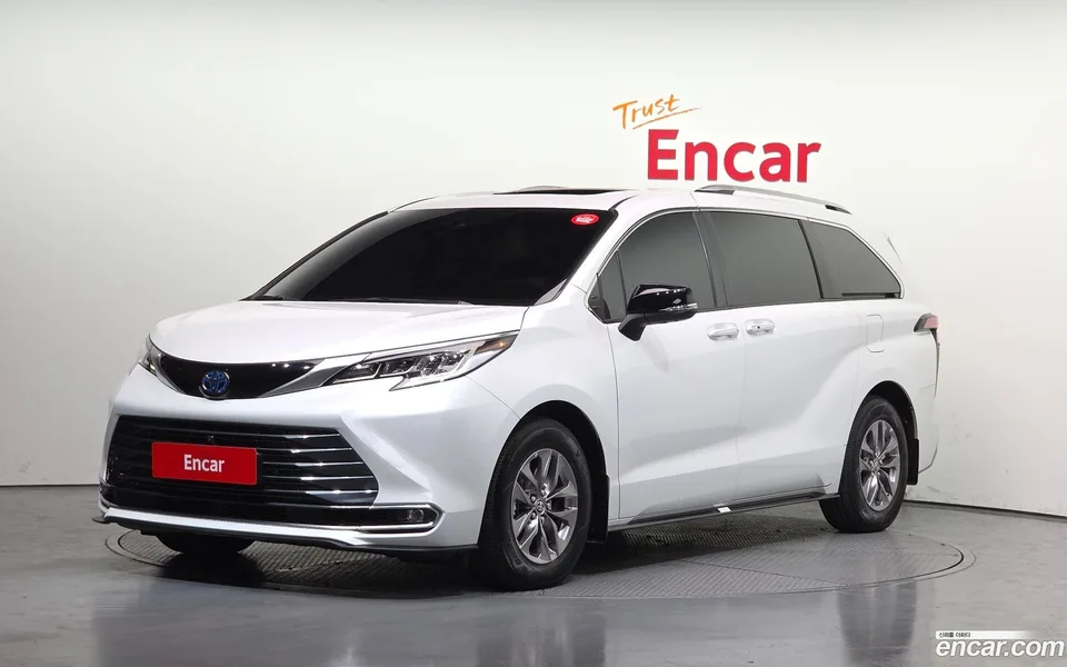 Toyota Sienna 2.5 AWD 2024 — фото 1, купить с доставкой в Москву