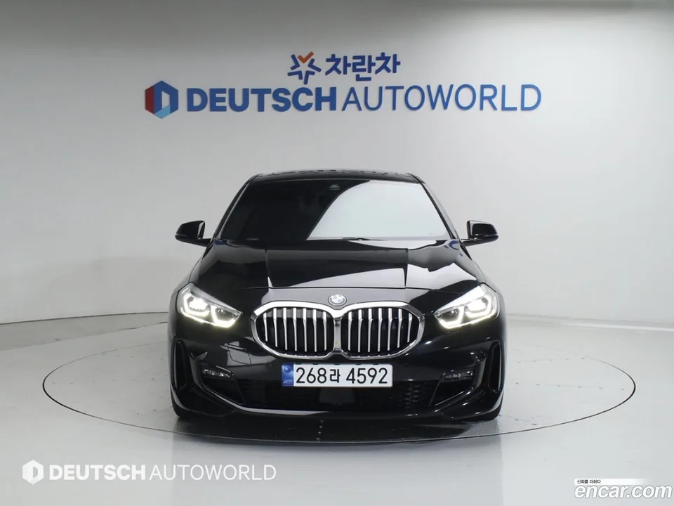 BMW 1 Series 120i M 2023 — фото 1, купить с доставкой в Москву