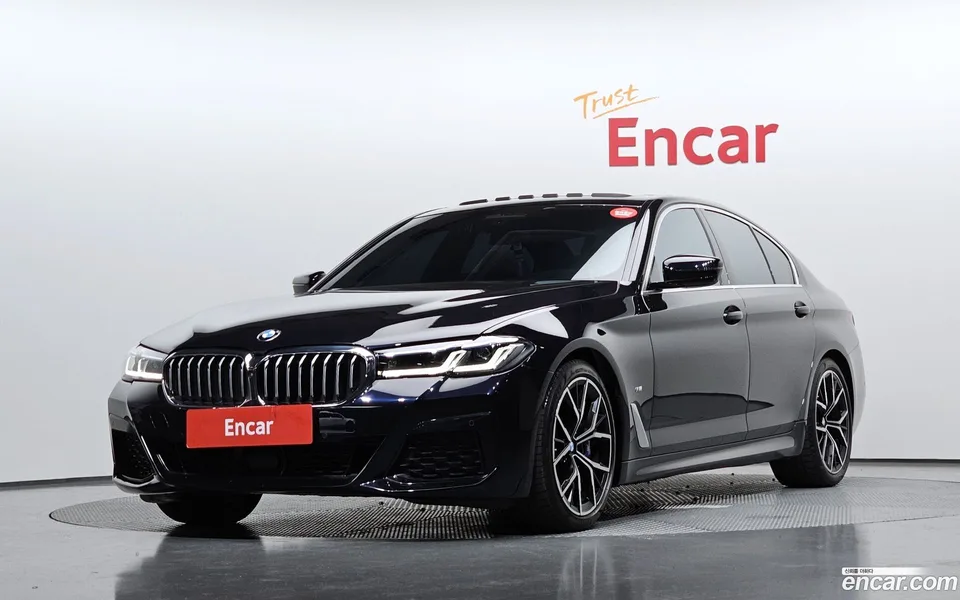 BMW 5 Series 530i M 2023 — фото 1, купить с доставкой в Москву
