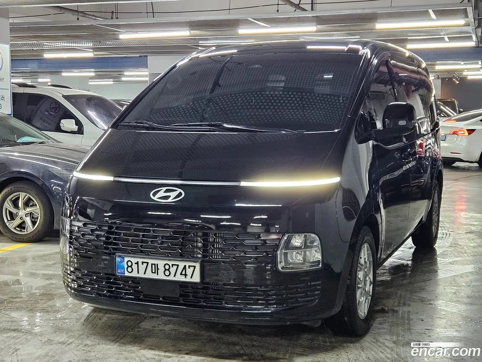 Hyundai Staria 3 2024 — фото 1, купить с доставкой в Москву