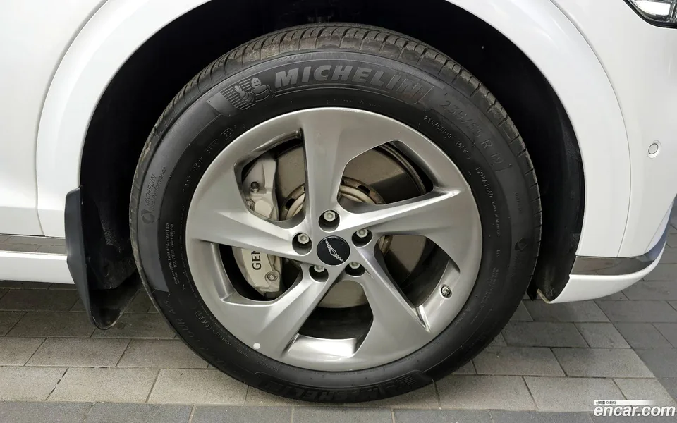 Genesis GV70 2.5T AWD 2024 — миниатюра 2