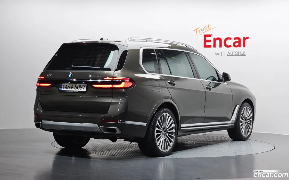 BMW X7 xDrive 40i 6 2023 — фото 1, купить с доставкой в Москву